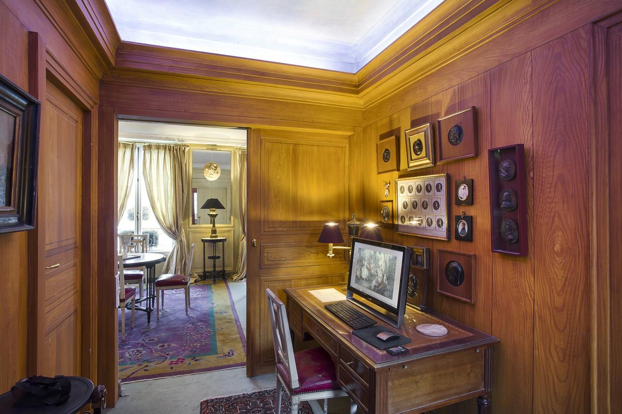 Saint Honore Paris Bagian luar foto