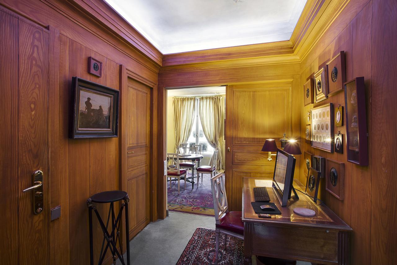Saint Honore Paris Bagian luar foto